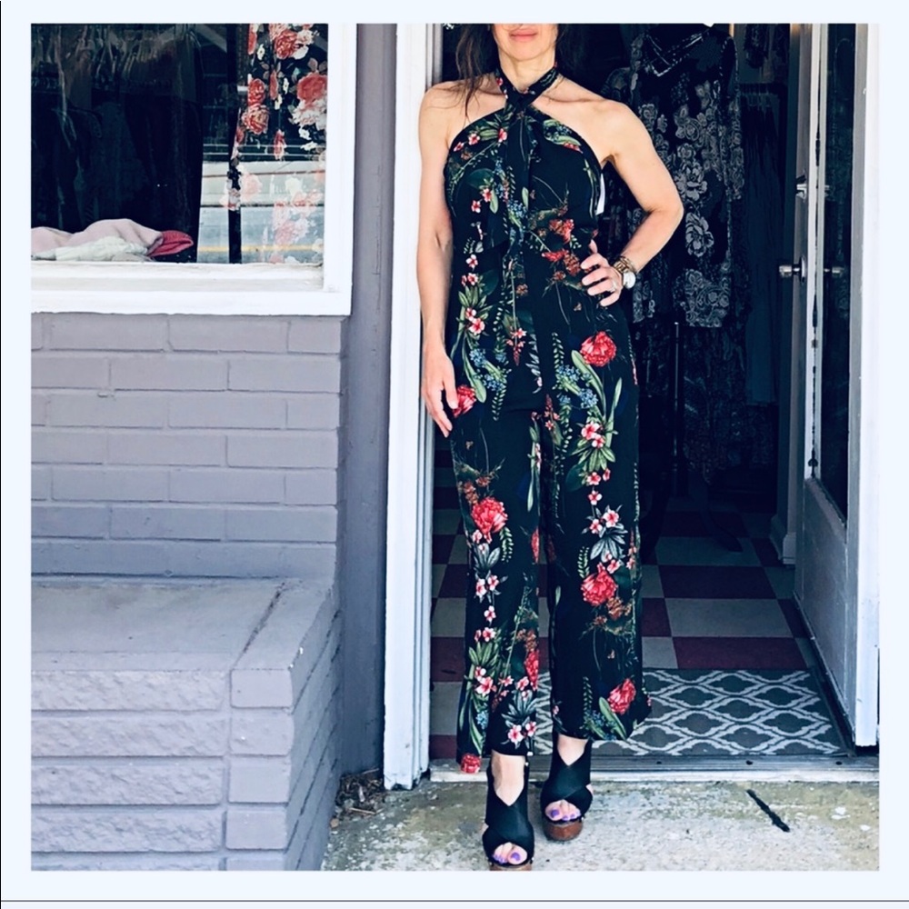 Halter floral Gaucho sleeveless jumpsuit - Picture 3 of 8